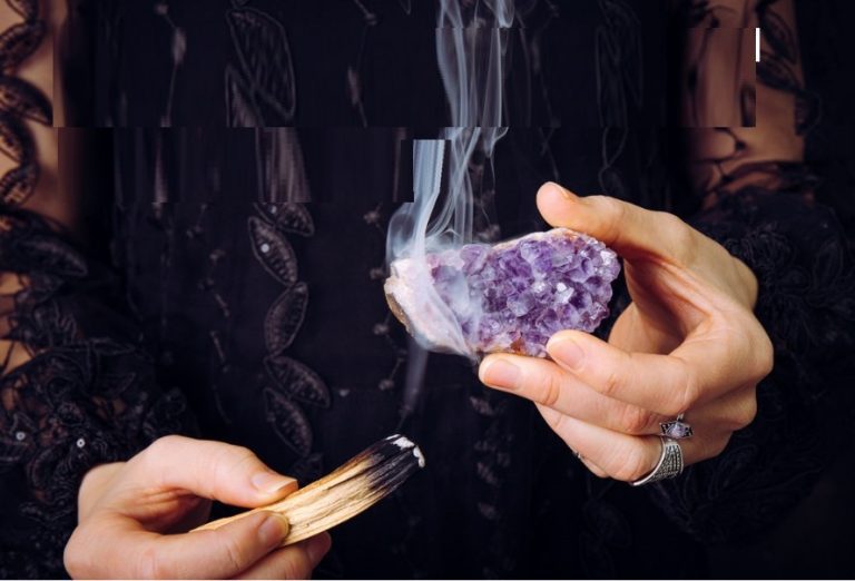 Read more about the article How to Cleanse Crystals